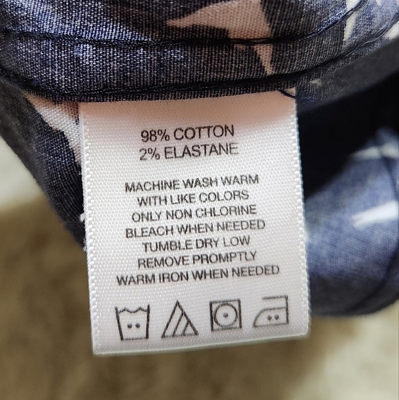 Foxcroft Easy Care Button Front 3/4 Sleeve Blouse Top Womens Medium Blue / Bird - Picture 9 of 10